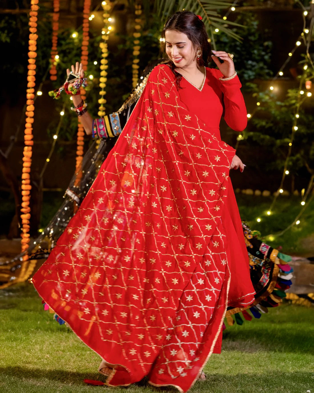 Zari Dupatta Red Kurta Set
