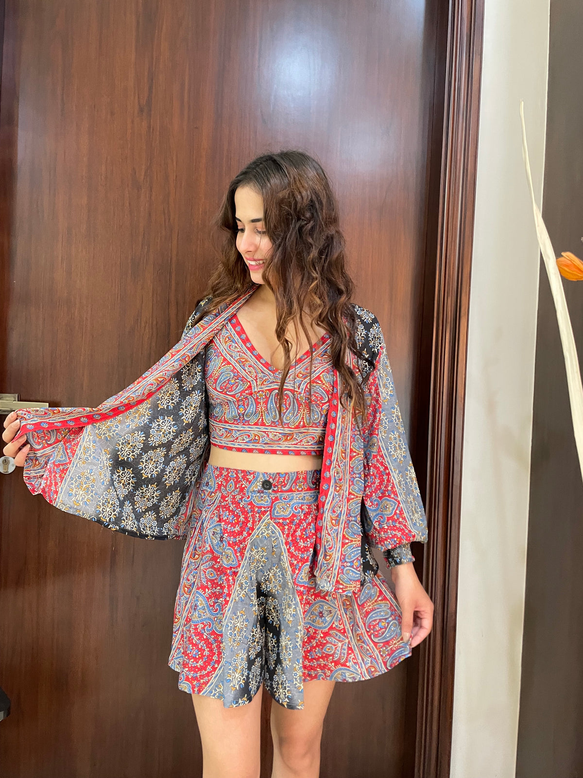 Puff Sleeves Kimono and Shorts Coordinate Set (3 Piece)-  Black Rose SmisingbBee