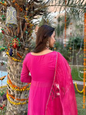 Organza Dupatta Pink Kurta Set