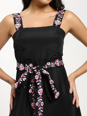 ⬆️Rising- Midnight Rose Embroidered Midi Dress