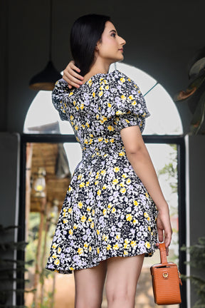 Puff Sleeves Deep V Neck Short Dres